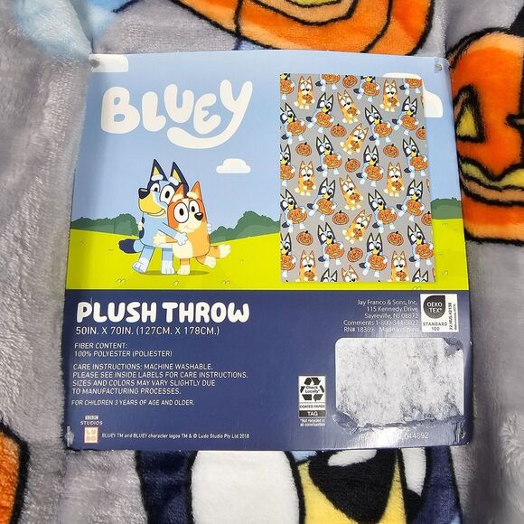 Bluey Halloween 50x70 Inches Pumpkin Plush Throw Blanket New - Picture 3 of 4